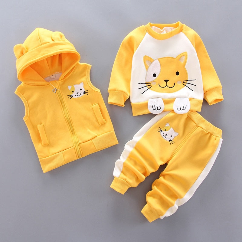 Snuggly Baby Tracksuit – Adorable Warmth for Every Adventure!